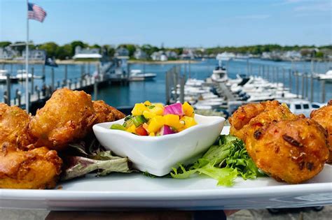 lunch places in hyannis ma