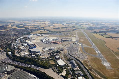 luton airport