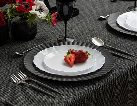 Luxe Disposable Plates