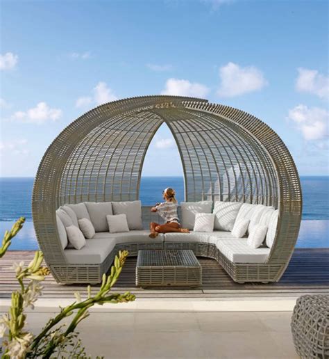 luxury outdoor recliners