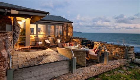 luxury holiday cottages uk coast