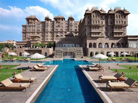luxury hotel in jaipur
