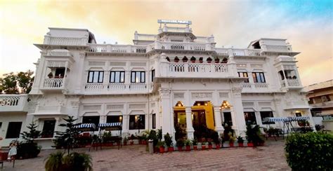 luxury hotels in ayodhya