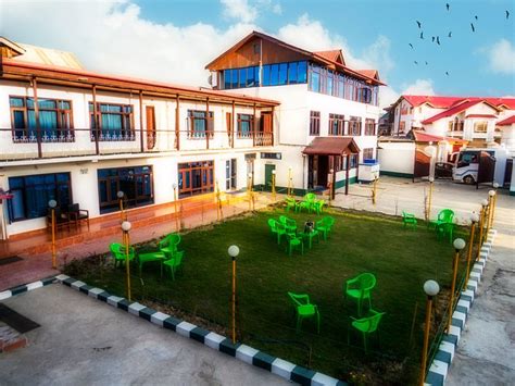 luxury inn srinagar