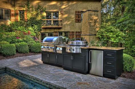 luxury outdoor kitchen appliances