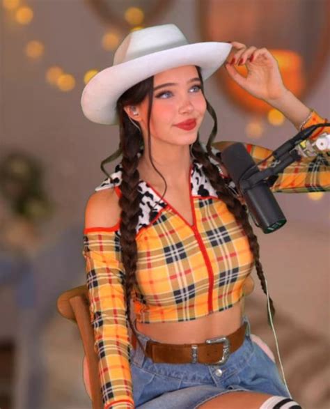 lydia fans violet only