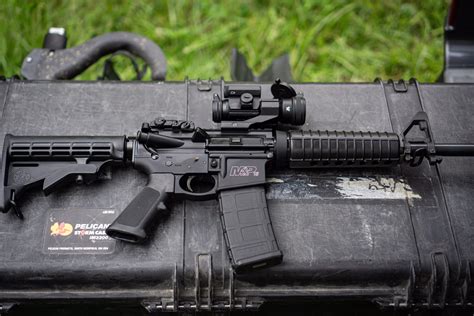 The Best SHTF Gun Is The M&P Sport 2 AR15 It's Accurate, Light