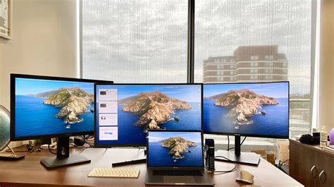 mac dock multiple displays