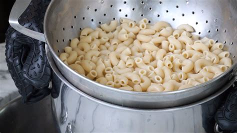 Boiling Water for Macaroni Noodles