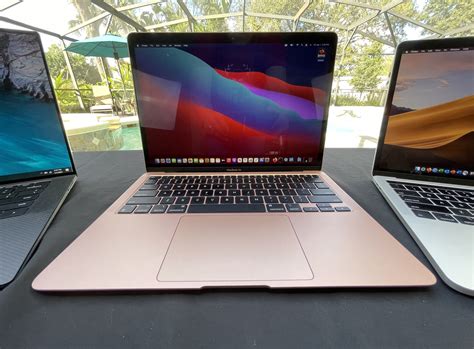Giá MacBook Air M1 và loạt laptop đồng loạt tăng giá