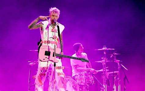 Machine Gun Kelly performs onstage at the John Varvatos x MGK Fashion... News Photo Getty Images