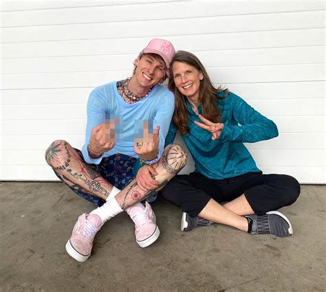 Friday 3 June 2022 1122 AM Machine Gun Kelly takes to Instagram to introduce mom who abandoned