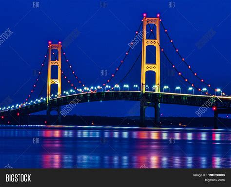 mackinac bridge night light