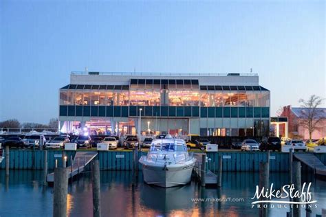 Macray Harbor Marina: Best Waterfront Retreat