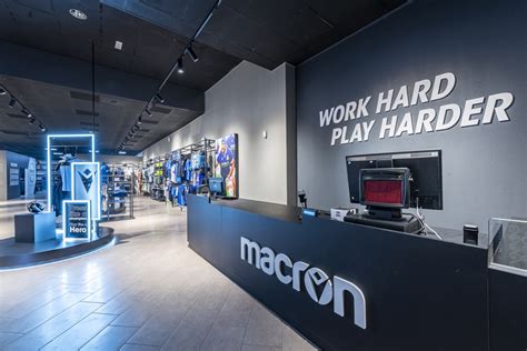 macron sports hub roma