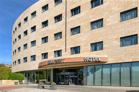 madrid hotels near airport with shuttle