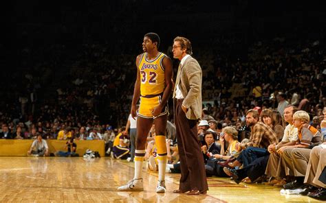 magic johnson knee injury