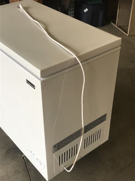 Congelador Tipo Cofre Magic Chef 6.9 pies Blanco HMCF7W2 BUDITASAN