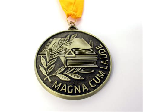 magna cum laude graduate meaning