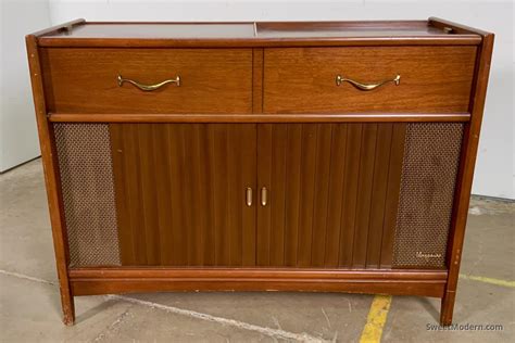 magnavox console stereo