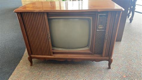 magnavox console tv