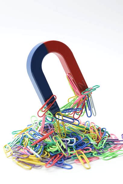 Magnet With Paper Clips