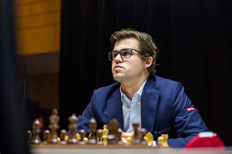 magnus carlsen rating 2021