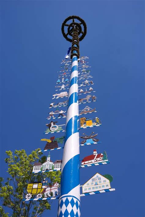 maibaum traditionell