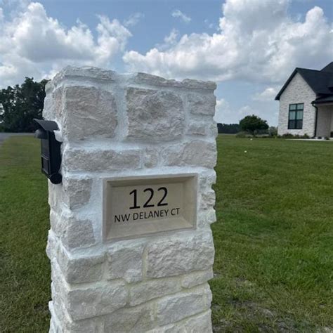 Mailbox Plaque Decor