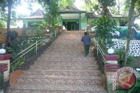 Makam Bandung Bondowoso