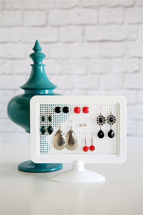 Make Earring Holder
