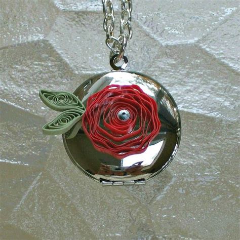 Make Paper Quilling Locket