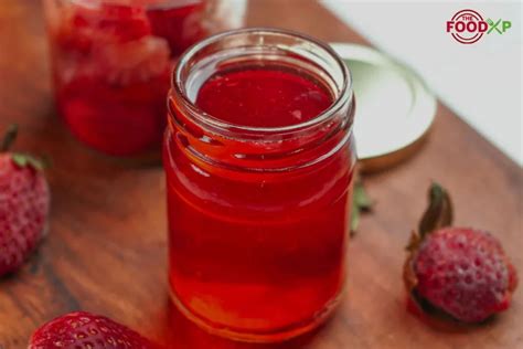 Make Strawberry Extract