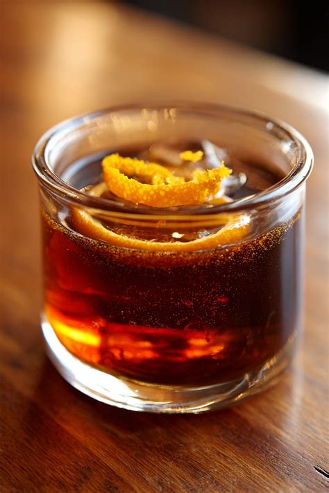 Craft the Perfect Maker’s Mark Old Fashioned with Homemade Simple Syrup: A Flavorful Twist!