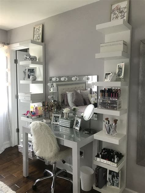 Best Makeup Vanity Ideas and Designs For 2020 Stylish bedroom, Home