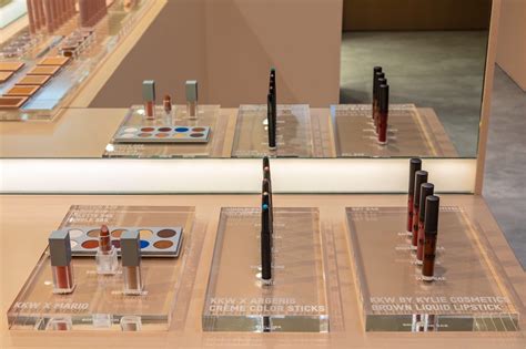 Makeup Bag Retail Display