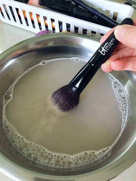 Makeup Brushes Cleaning Process
