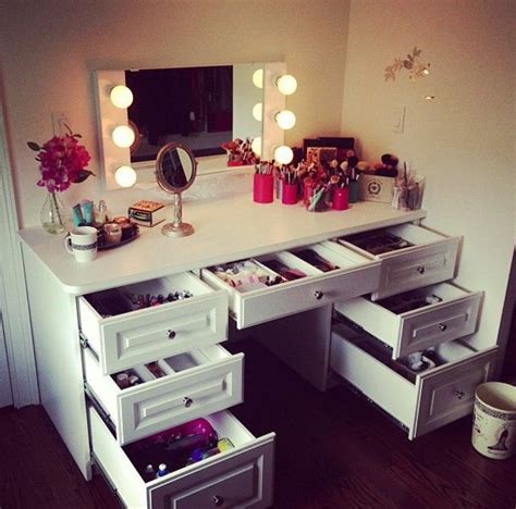 Makeup Desk Set Up