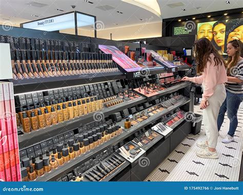 Makeup In Sephora Stores