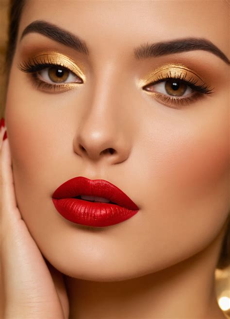 Red bold makeup looks