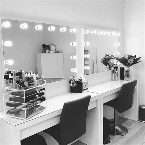 Makeup Studio Mirror Design