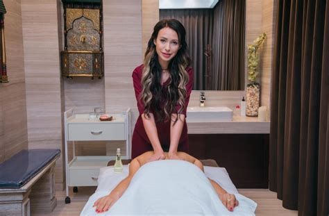 male to female massage therapist in dubai