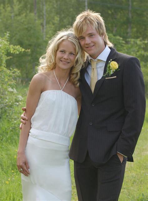 Henrik Johnsson är lika kär i Malin som den dag de gifte sig! Svensk