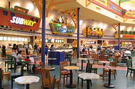 mall food court hours