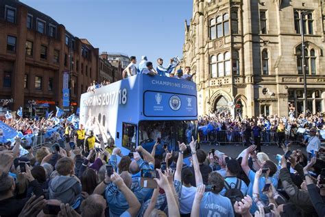 man city parade 2017