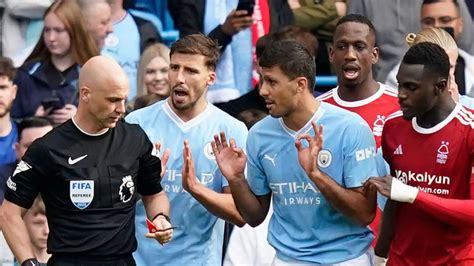 man city red card