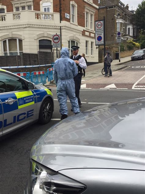 man stabbed in north london