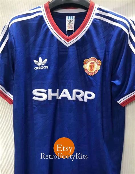 man united retro kit