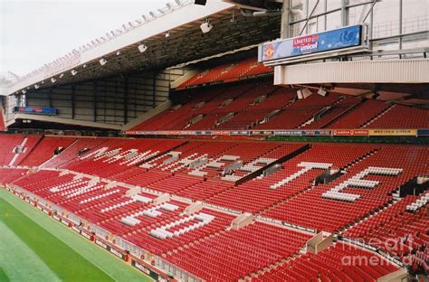 man united united stand