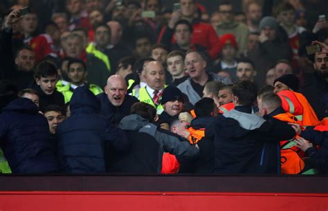 man utd and liverpool fans clash